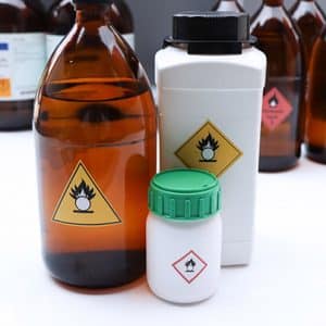 Disposition de produits chimiques dangereux en entreprise