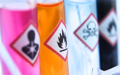 produits chimiques méritant une sensibilisation à ces risques